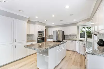 10210 NW Engleman St, Portland, OR 97229 - Photo 8