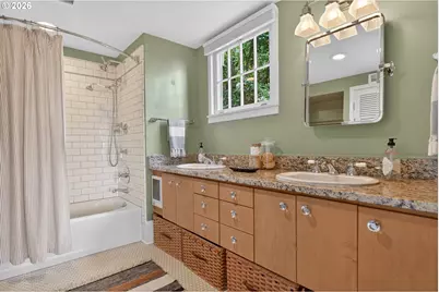 2440 SW Hoffman Ave, Portland, OR 97201 - Photo 36