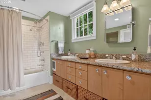 2440 SW Hoffman Ave, Portland, OR 97201 - Photo 36