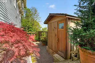 2440 SW Hoffman Ave, Portland, OR 97201 - Photo 44