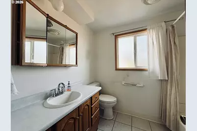 115 Holly Park St, Longview, WA 98632 - Photo 12
