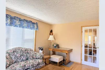 115 Holly Park St, Longview, WA 98632 - Photo 4