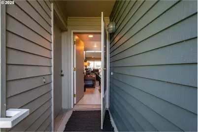 148 N Hayden Bay Dr #148, Portland, OR 97217 - Photo 4