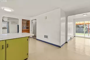 2019 E St, Springfield, OR 97477 - Photo 10