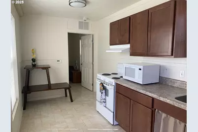 334 E 5th Ave, Riddle, OR 97469 - Photo 2