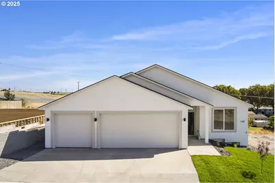 1782 NE 9th Pl, Hermiston, OR 97838 - Photo 1