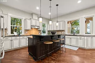 3100 SW Fairmount Blvd, Portland, OR 97239 - Photo 8