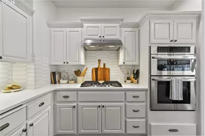 2612 N Joseph St, Cornelius, OR 97113 - Photo 2