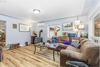 456 Log Cabin St, Independence, OR 97351 - Photo 6