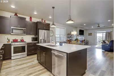 2132 NW McGarey Dr, McMinnville, OR 97128 - Photo 6