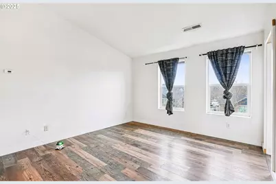 2591 NW 1st Dr, Gresham, OR 97030 - Photo 16