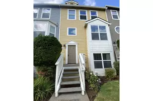 2591 NW 1st Dr, Gresham, OR 97030 - Photo 2