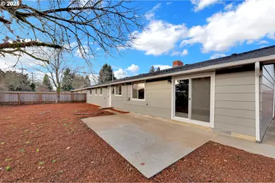 124 E Anchor Ave, Eugene, OR 97404 - Photo 38