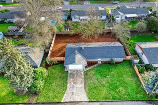 124 E Anchor Ave, Eugene, OR 97404 - Photo 40