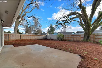 124 E Anchor Ave, Eugene, OR 97404 - Photo 36