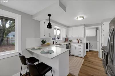 124 E Anchor Ave, Eugene, OR 97404 - Photo 10