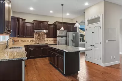 15432 NW Dominion Dr, Portland, OR 97229 - Photo 16