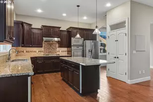 15432 NW Dominion Dr, Portland, OR 97229 - Photo 16