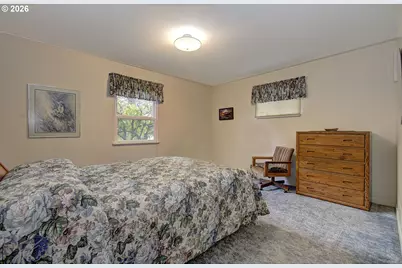 12429 SE Mill Ct, Portland, OR 97233 - Photo 16