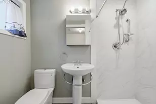 2555 NE 146th Dr, Portland, OR 97230 - Photo 34