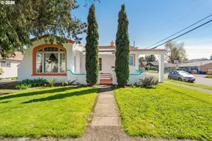 305 E Clarendon St, Gladstone, OR 97027 - Photo 2