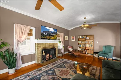 305 E Clarendon St, Gladstone, OR 97027 - Photo 14