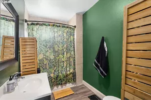 305 E Clarendon St, Gladstone, OR 97027 - Photo 22