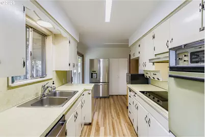 2203 SE 184th Ave, Portland, OR 97233 - Photo 12