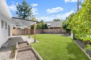 12530 SW Brookside Ave, Portland, OR 97223 - Photo 18