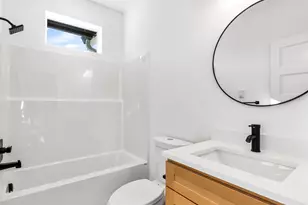 9566 N Buchanan Ave, Portland, OR 97203 - Photo 8