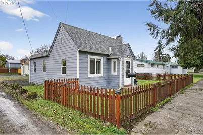 155 E Rose St, Lebanon, OR 97355 - Photo 2