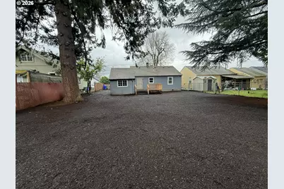 8241 SE Raymond Ct, Portland, OR 97266 - Photo 18