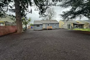 8241 SE Raymond Ct, Portland, OR 97266 - Photo 18