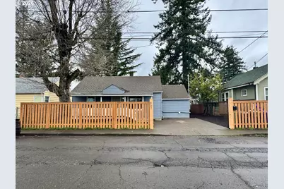 8241 SE Raymond Ct, Portland, OR 97266 - Photo 1