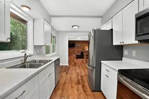 16184 Lake Forest Blvd, Lake Oswego, OR 97035 - Photo 8