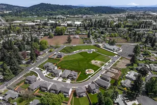 15201 S E Towers Ter, Milwaukie, OR 97267 - Photo 18