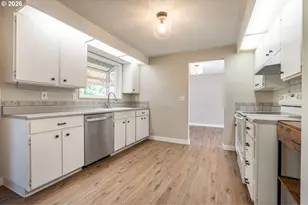 8205 SW Laurel St, Portland, OR 97225 - Photo 12