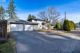 8205 SW Laurel St, Portland, OR 97225 - Photo 2