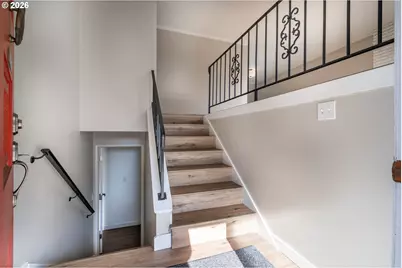 8205 SW Laurel St, Portland, OR 97225 - Photo 4