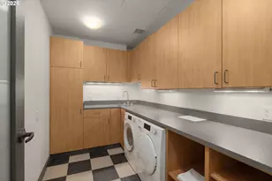 420 NW 11th Ave, Portland, OR 97209 - Photo 38