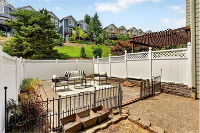 20452 Hoodview Ave, West Linn, OR 97068 - Photo 6