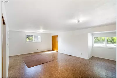 184 E Hatton Ave, Eugene, OR 97404 - Photo 24