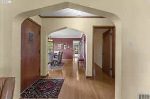 5321 SW Menefee Dr, Portland, OR 97239 - Photo 6