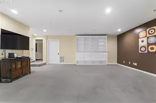 5321 SW Menefee Dr, Portland, OR 97239 - Photo 26