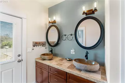 6530 Wells Rd, The Dalles, OR 97058 - Photo 22
