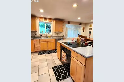 61475 Wriston Springs Rd, Coos Bay, OR 97420 - Photo 10