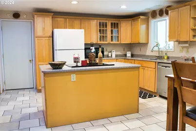 61475 Wriston Springs Rd, Coos Bay, OR 97420 - Photo 14