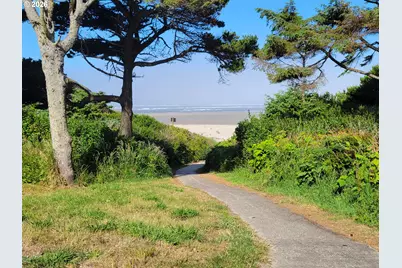 955 NE Mill St, Waldport, OR 97394 - Photo 32