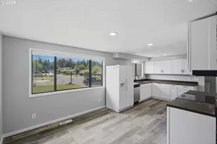 471 Camellia Ct, Reedsport, OR 97467 - Photo 10
