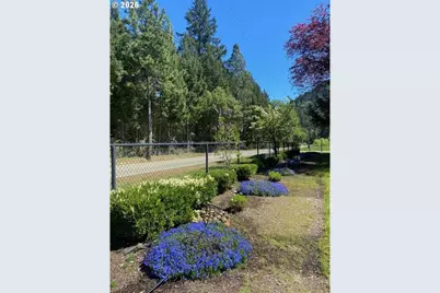 1121 Yeust Rd, Azalea, OR 97410 - Photo 38